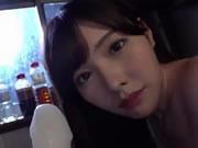 黃昏美少女橋本有菜與中年大叔在狹隘房屋內密著交合豪情
